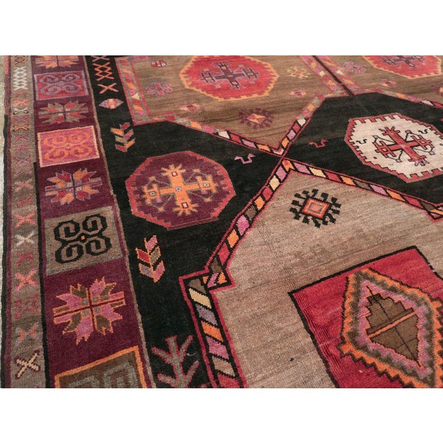 Tribal Galerie Shabab Collection Mid-20th Century Handmade Turkish Tribal Room Size Rug For Sale - Image 3 of 8