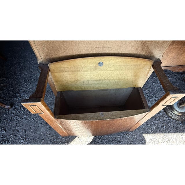 1930s Arts & Crafts Hall British Tree With Mirror and Storage Bench by Harris Lebus For Sale - Image 9 of 13