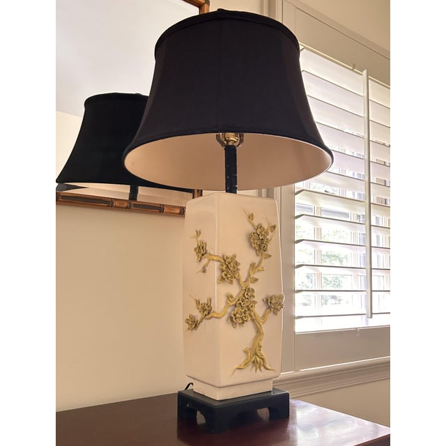 A striking and highly stylized mid-century ceramic lamp from the Los Angeles lamp studio Nardini. Judging by other Nardini...