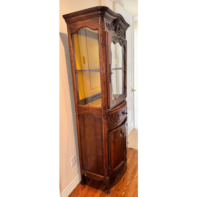 French Late 19th Century French Louis XV Corner Curio Cabinet For Sale - Image 3 of 8