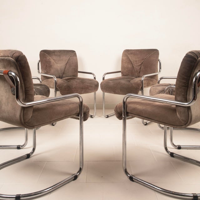 Metal Italian Astro Chrome and Taupe Suede Armchairs by Guido Faleschini for I4 Mariani, 1979, Set of 6 For Sale - Image 7 of 18