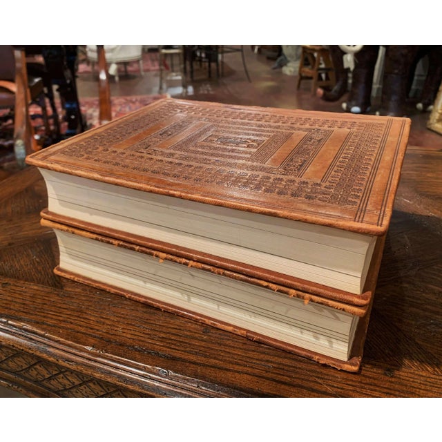 Mid-Century French Two-Volume Leather Bound Bible Set, Marseille 1953 For Sale - Image 12 of 13