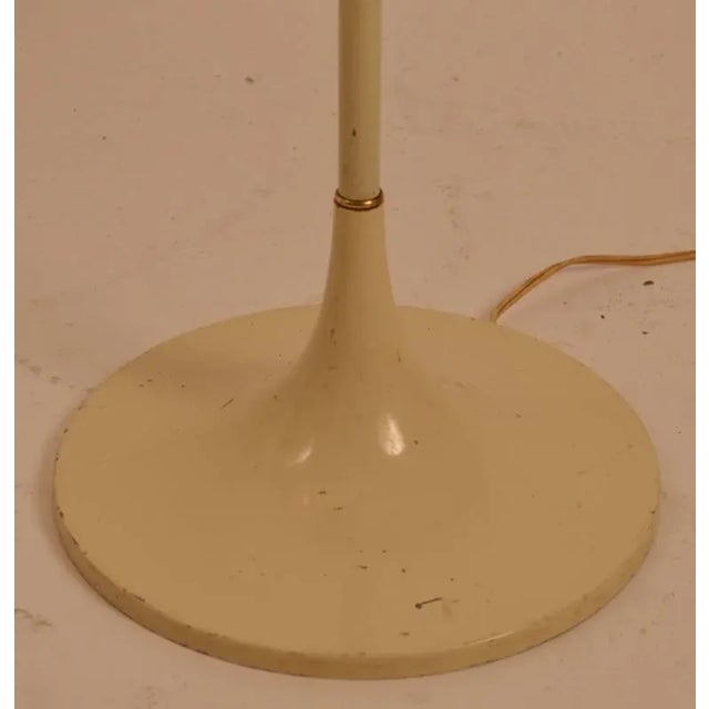 1950s White and Brass B-683 Laurel Floor Lamp, in the Style of Gio Ponti For Sale - Image 5 of 9
