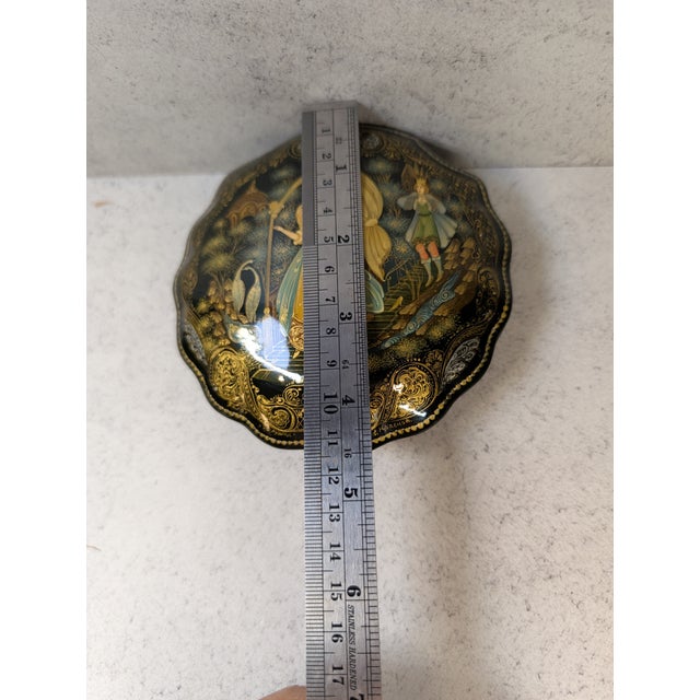 1992 Palekh Scalloped Lacquer Box – “The Slipper” – Signed Krasnov For Sale - Image 10 of 10