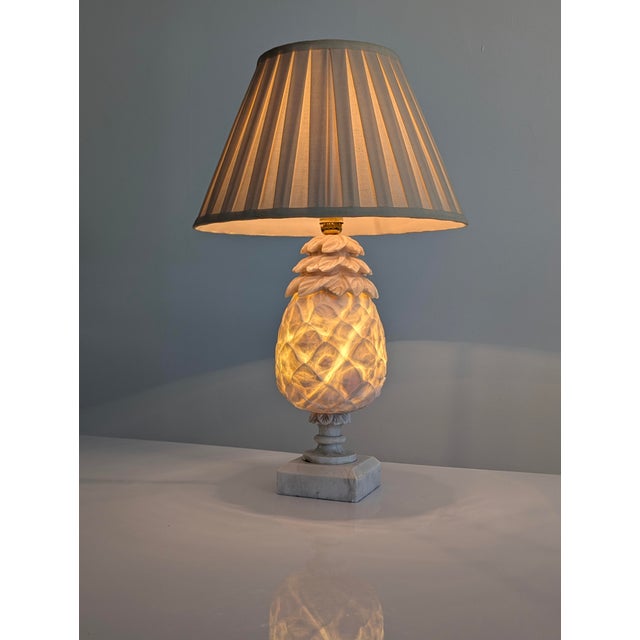Beige Art Deco Hand-Carved Alabaster Pineapple Table Lamp, París, 1930s For Sale - Image 8 of 10