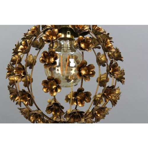 1970s Hollywood Regency Style Gilt Metal Floral Sphere Pendant Light, Italy, 1970s For Sale - Image 5 of 18