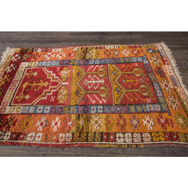 Mid-20th Century Turkish Rug - 3'9" X 5'5" For Sale In New York - Image 6 of 8