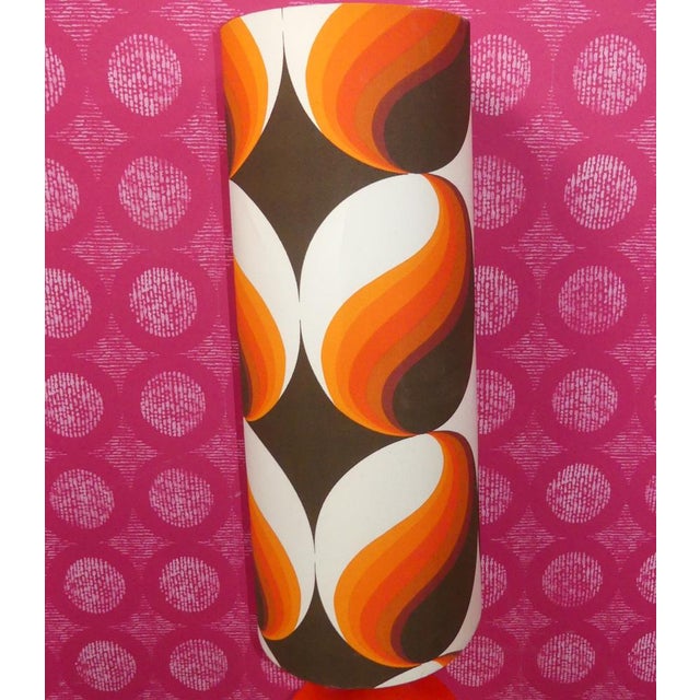 This 70s floor lamp is an absolute classic with its period-typical patterned shade and orange glass base. Decorative...