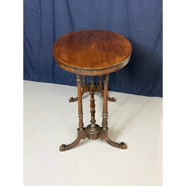 Antique Victorian Oval Centre Table, 1900 For Sale - Image 4 of 11