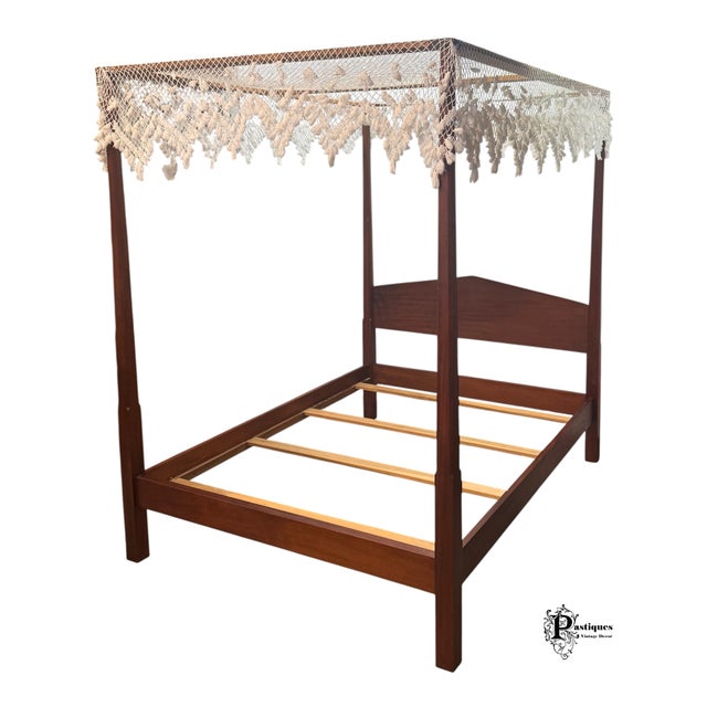 Wood Vintage Traditional Chippendale Style Solid Mahogany Queen Size Four Poster Pencil Canopy Bed For Sale - Image 7 of 11