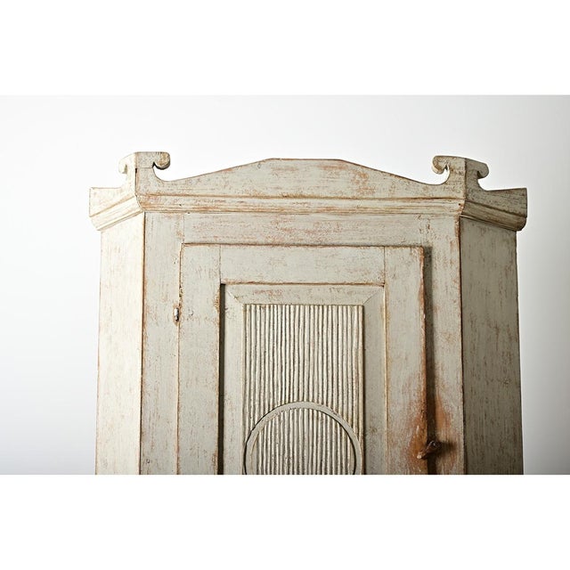 Early 19th Century Swedish Gustavian Period Painted Corner Cabinet For Sale - Image 12 of 14