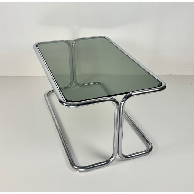 1970s Mid-Century Modern Tubular Steel and Smoked Glass Coffee Table, Italy, 1970s For Sale - Image 5 of 8