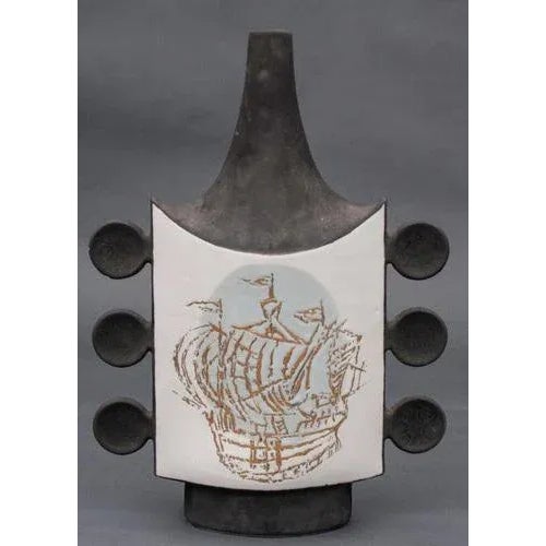 Vintage Porcelain Vase, 1969 For Sale - Image 4 of 4