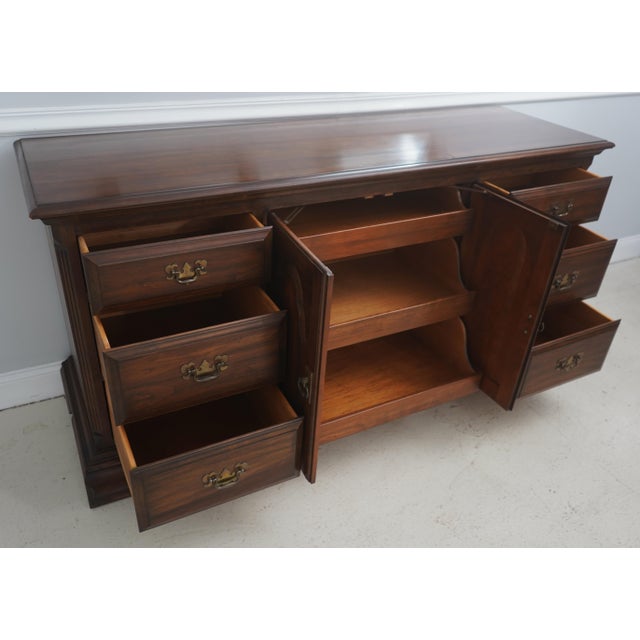 Traditional Pennsylvania House Cherry Dresser W. Pair of Mirrors For Sale - Image 3 of 18