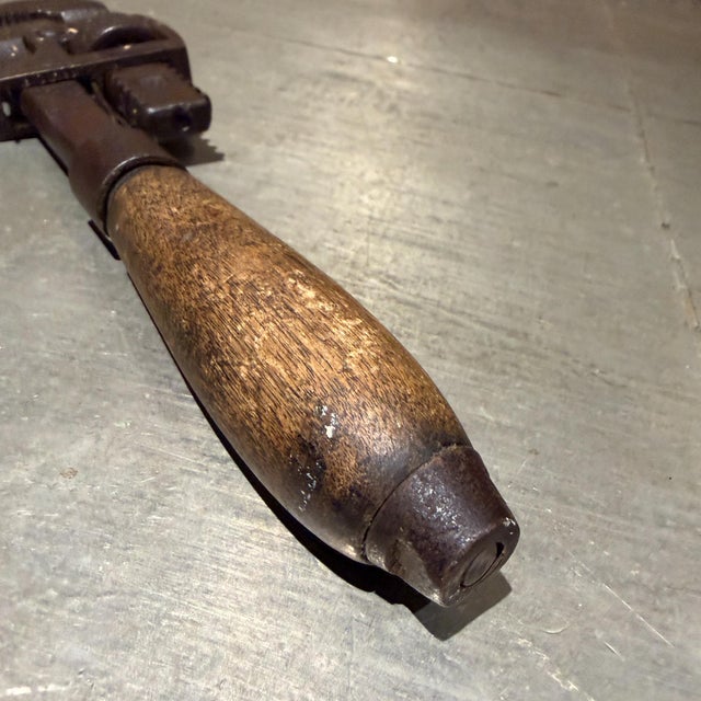 Vintage Stillson-Pattern Adjustable Pipe Wrench Classic Wooden Handle For Sale - Image 13 of 17