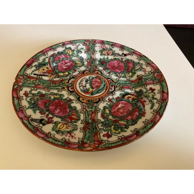 A Pair of Antique Chinese Famille Rose Medallion Plates For Sale - Image 10 of 11