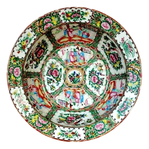 Stunning Large 19th Century Rose Medallion Rimed Bowl/Basin