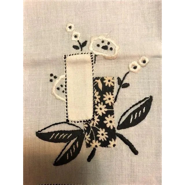 Vintage Mid-Century Linen Guest Towel For Sale - Image 4 of 6