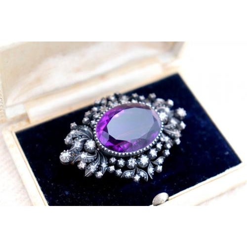 Gold Gold Brooch with Diamonds For Sale - Image 8 of 9