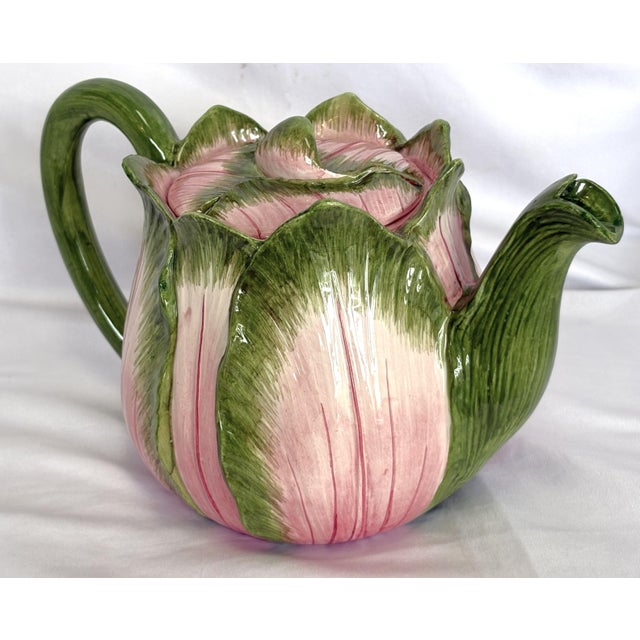 Wonderful vintage majolica cabbage teapot with lid from the late 20th century. It is made of ceramic in the majolica style...
