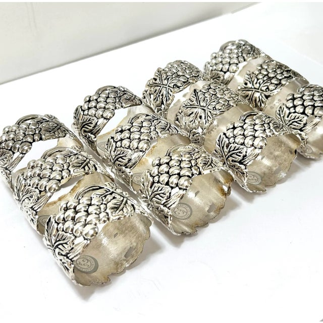 Vintage Silverplate Napkin Rings Grape Cluster – Tabletop Entertaining – Set of 12 For Sale In Louisville - Image 6 of 11