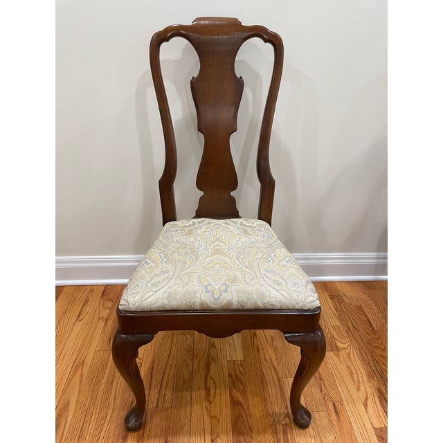 Henredon Vintage Henredon 18th Century Portfolio Collection Queen Anne Style Walnut Dining Chairs - Set of 8 For Sale - Image 4 of 13