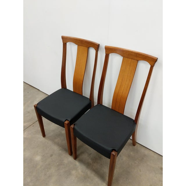 Wood Pair of Vintage Mid Century Modern Dining Chairs For Sale - Image 7 of 7