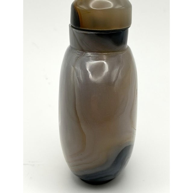 Stone Vintage Well Hollowed Banded Agate Snuff Bottle For Sale - Image 7 of 14