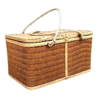 1960s Hinge-Top Picnic Basket with Rope Handles For Sale