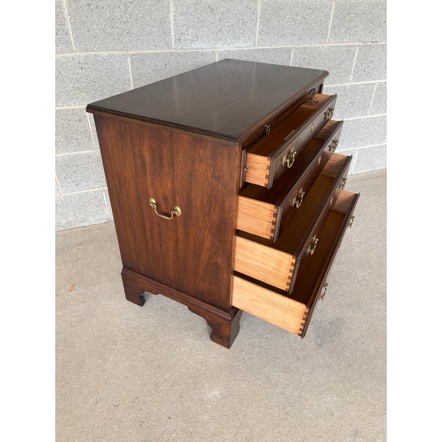 Traditional (A) Henkel Harris Mahogany Bracket Foot 4 Drawer Bachelor Chest For Sale - Image 3 of 12