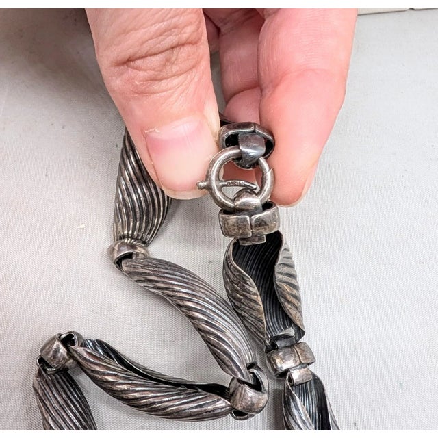 Vintage 1950s Signed Napier Silvertone Ribbed Collar Necklace For Sale In Philadelphia - Image 6 of 6