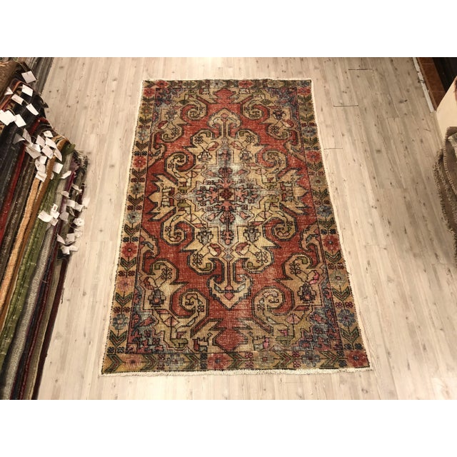Traditional Home Living Accent Traditional Rug- 4′8″ × 7′4″ For Sale - Image 3 of 11