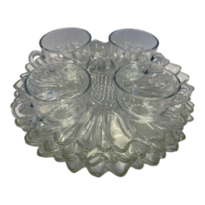 Mid-Century Pressed Glass Daisy Snack Set | Four Plates With 4 Cups Mid-Century Modern / Hollywood Regency