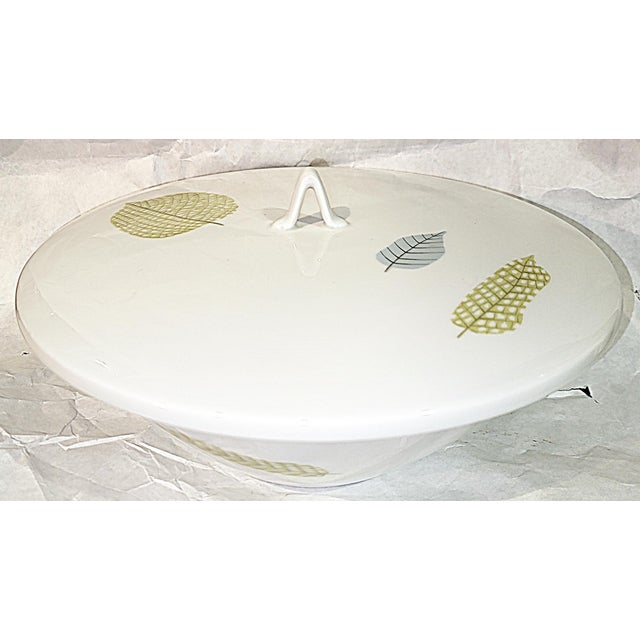 Rosenthal MCM Midcentury minimalism in this fine porcelain China Covered serving bowl, Bunte Blatter pattern with the...