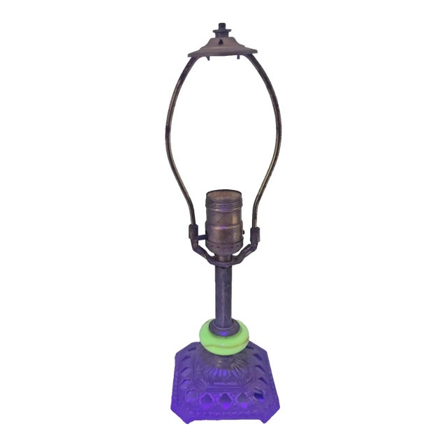 1930s Art Deco Jadeite Glass Table Lamp With Glowing Break Spacer For Sale