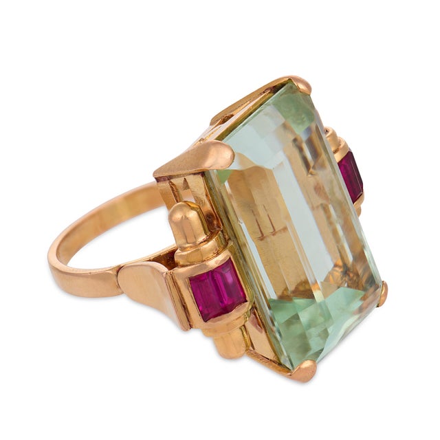 Mid 20th Century Retro 27.00 Carat Aquamarine Synthetic Ruby 18k Rose Gold Cocktail Ring, Size 7 For Sale - Image 4 of 6