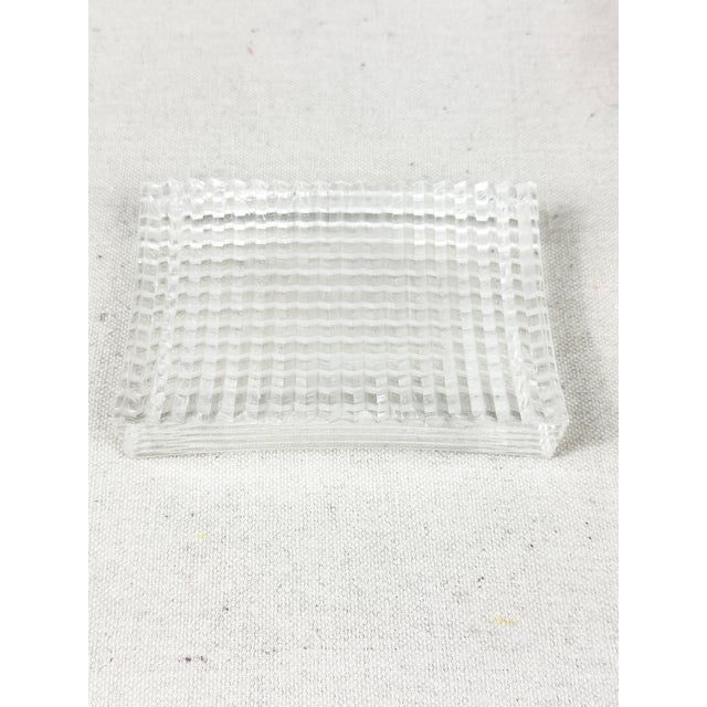 Vintage Mid-Century Clear Ribbed Lucite Bathroom Vanity Set – 3 Pieces For Sale In New Orleans - Image 6 of 8