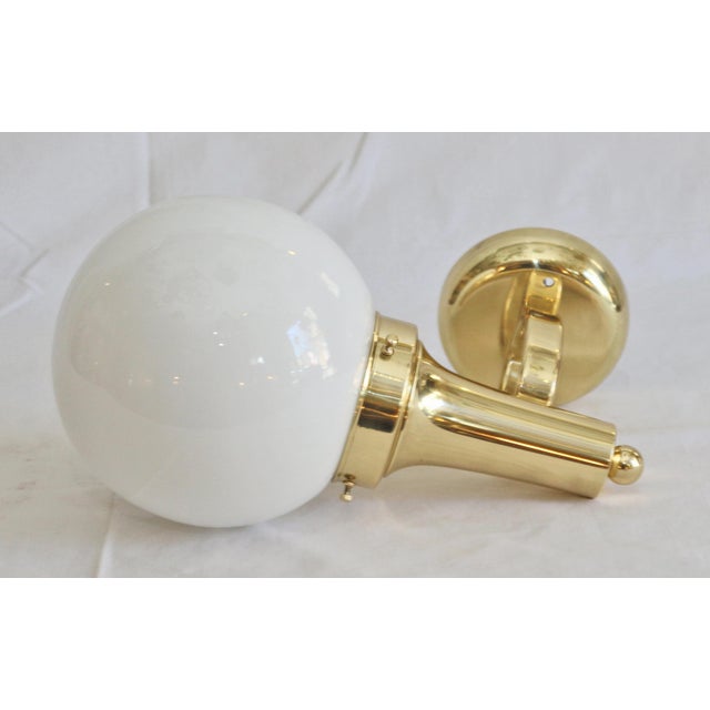 Metal Vintage Art Deco Wall Lamp in Brass and Glass, 1920s For Sale - Image 7 of 10