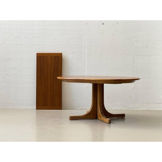 Mid-Century Modern Scandinavian Extendable Teak Table, 1970s For Sale - Image 3 of 18