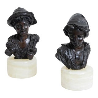 Antique Bronze Sculptures Resting on an Onyx Base, Naples, Early 20th Century, Set of 2 For Sale