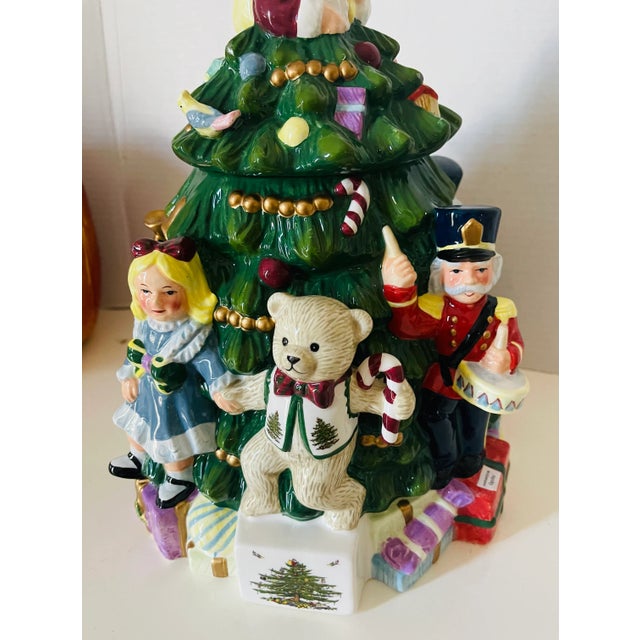1970 Spide ceramic Christmas tree cookie har with children figurines.