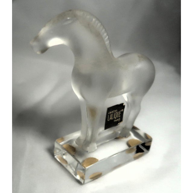 Late 20th Century Lalique (France) - Exquisite Signed Clear and Frosted Tang Horse With Original Label, Retired - For Sale - Image 16 of 16