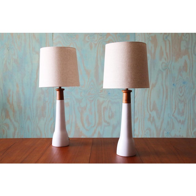 A highly collectable pair of lamps designed by Jane and Gordon Martz of Marshall Studios in Veedersburg Indiana circa...