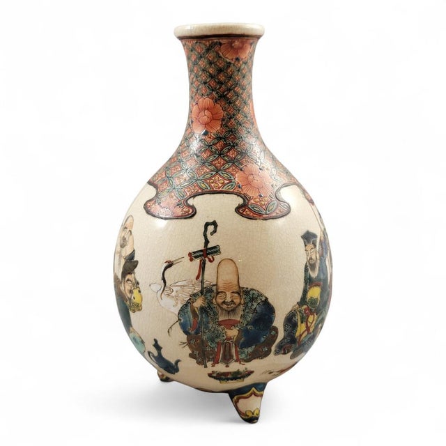 Chōshūzan Kyoto Satsuma Tripod Portrait Vase by Jissei After Yoshisada For Sale - Image 6 of 18