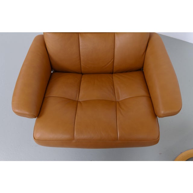 Set of Stressless Reclining Lounge Chair and Ottoman from Ekornes, 2000s For Sale - Image 18 of 18
