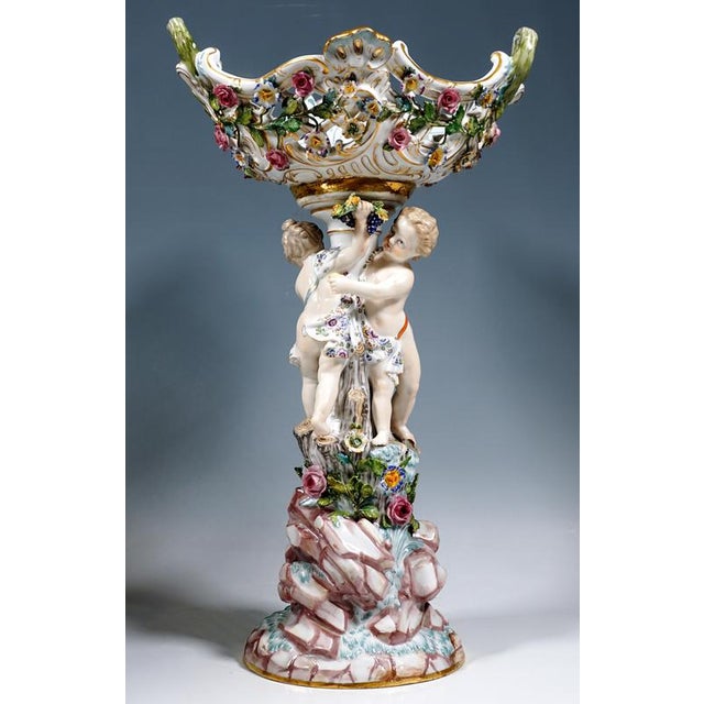 Porcelain Centerpieces with Cupids by Leuteritz for Meissen, 1860, Set of 2 For Sale - Image 11 of 13