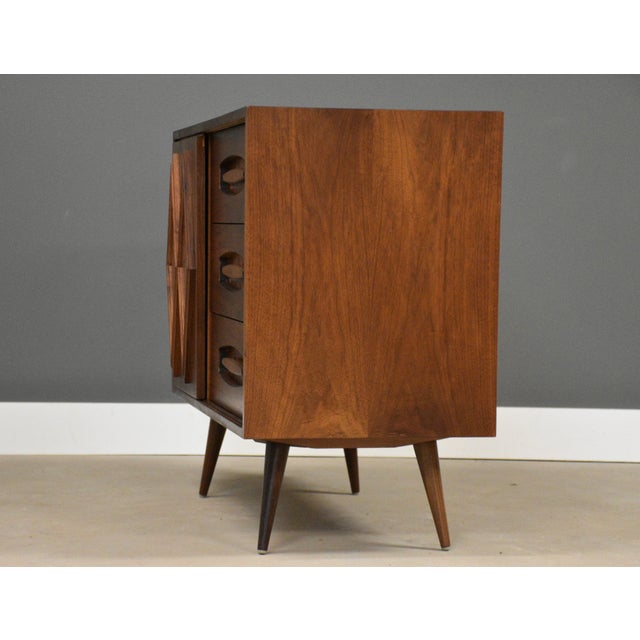 1960s Refinished Walnut and Burl Dresser Chest by Young For Sale - Image 4 of 13