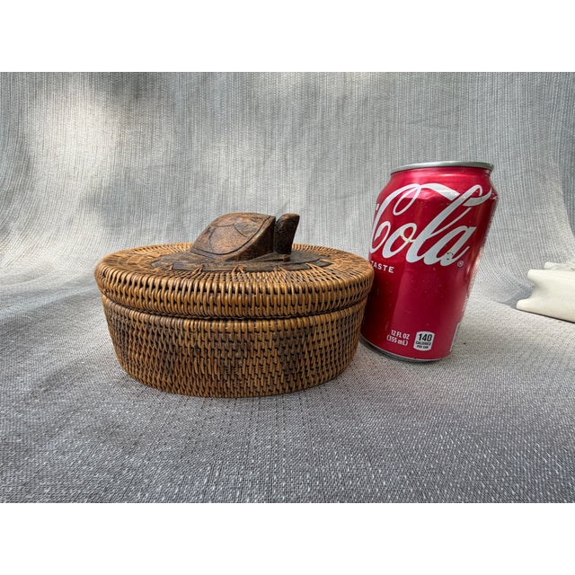 Vintage Indonesian Lombok Woven Rattan Lidded Basket With Wood Carved Turtle For Sale - Image 4 of 18