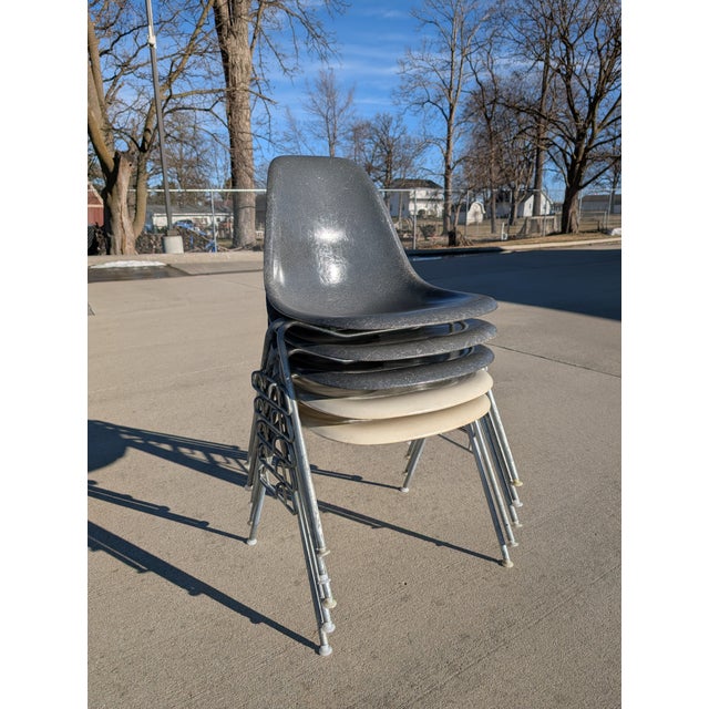 1960s Set of Eames for Herman Miller Fiberglass Shell DSS Chairs For Sale - Image 14 of 18