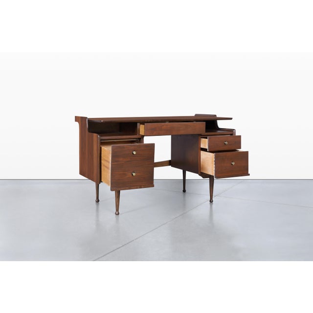 1960s Vintage Walnut “Mainline” Desk by Hooker Furniture For Sale In Los Angeles - Image 6 of 13